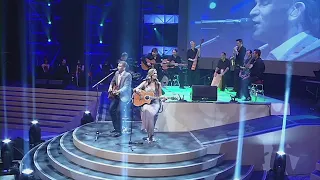 THEUNS JORDAAN, JUANITA DU PLESSIS - Acoustic Medley