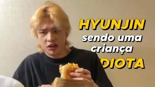 HYUNJIN sendo uma criança IDIOTA por 10,6 minutos seguidos