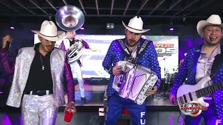 Los Nuevos Chavos Ft. Grupo Los Del Area- Popurri De Corridos [En Vivo] 2023