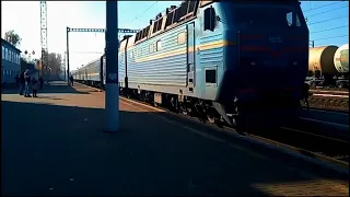 ЧС8-024 приписан до ТЧ1 Киев прибывает на станцию Полтава-Киевская с поездом №149/150