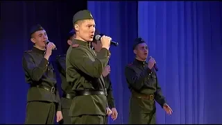 Дом офицеров российской армии стал местом сбора военных в канун Дня Победы