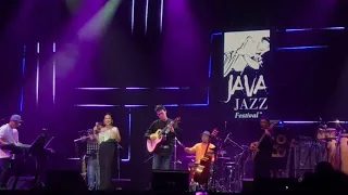 Tohpati Acoustic & Sheila Majid - Antara Anyer dan Jakarta (Java Jazz 2019 Live)