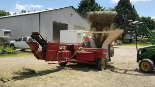 Re-baling round bales