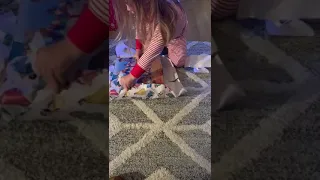UNGRATEFUL 3 YEAR OLD REJECTS CHRISTMAS PRESENT