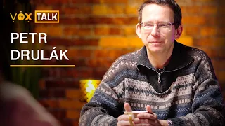 UKRAJINA proti RUSKU nemá VOJENSKY ŠANCI/ Petr Drulák | V.O.X. TALK #13