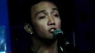 Arnel Pineda - Beatles Medly(Carry that weight) @ Rockville's Heart of Rock,2-14-12.