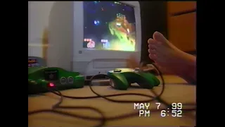 VHS Found Footage - ปาร์ตี้ในบ้านแสนสนุก 1999 [พากย์ไทย]
