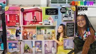 RAINBOW HIGH HOUSE UNBOXING! REVIEW!! IS THIS WORTH $200? #RAINBOWHIGH #DOLLHOUSE #XMAS-TOYS