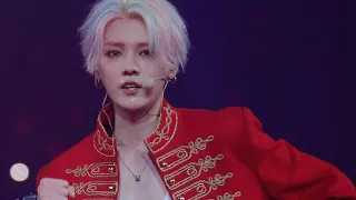 [FANCAM] LuHan - Mask Dance | Lu Remix Troyboy (πDay Beijing concert - Day 1)