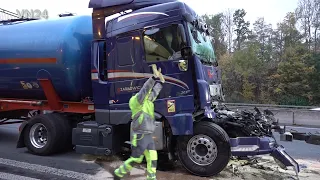 26.10.2021 - VN24 - Truck accident on A1 - Tractor unit must be stitched together before towing
