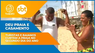 Praia e Casamento: Turistas e baianos curtem a praia no segundo dia do ano