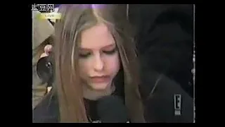 Avril Lavigne - Pre Grammy Interview 2003