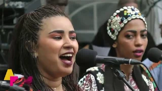 Asmâa Hamzoui & Bnat Timbouktou - Soussia - LIVE at Afrikafestival Hertme 2019