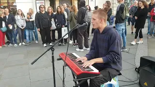 Old town road ( street performance in Piccadilly Circus )