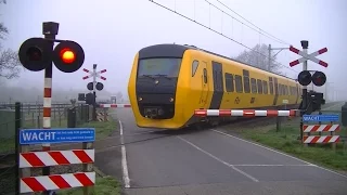 Spoorwegovergang Laag Zuthem // Dutch railroad crossing