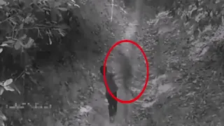 Призрак напал на мальчика в лесу. The Ghost attacked the boy in the forest