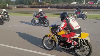 TRIUMPH THRUXTON VS KAWASAKI H1 500 VS YAMAHA RD400 @ BARBER VINTAGE MOTORCYCLE FESTIVAL 2021 AHRMA