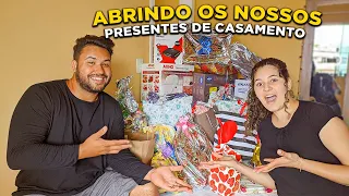 ABRINDO OS NOSSOS PRESENTES DE CASAMENTO/ O QUE SERÁ QUE GANHAMOS?