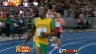 Usain Bolt bate el récord de 200