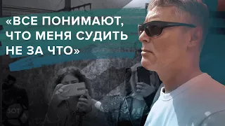 Евгений Ройзман* в перерыве между заседаниями суда / @sotavision