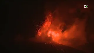 La onda expansiva del volcán en una de las explosiones registradas este viernes