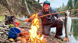 FIRE ROASTED Trout On The River. Winter TROUT FISHING At It's Finest!!