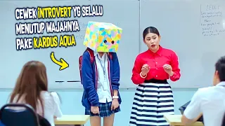 SEMUA ORANG DIBUAT TERKEJUT SAAT CEWEK INTROVERT INI MELEPAS KARDUS YG MENUTUPI WAJAH JELEKNYA