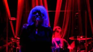 Blondie "Rapture / Fight For Your Right" live House of Blues Chicago (9-7-11) HD