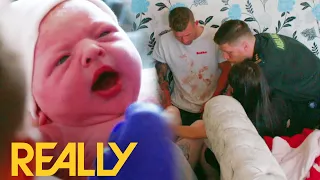 Paramedic Helps New Father Cut His Son's Umbilical Cord At Home | Ambulance