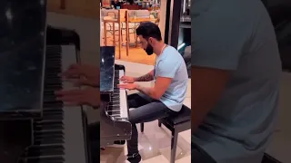 Gusttavo Lima tocando piano em saguão de Hotel em SP #gusttavolima #embaixador #gustavolima #top #eu