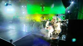 Rihanna - Let Me And S.O.S. Medley (LiVE @ Rock In Rio Madrid 06.05.2010) 720p-SD