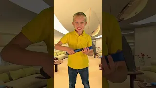 Crazy dancing Airplane ✈️🤣🤣 #shorts #tiktok #comedy #damus #family