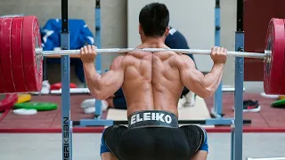 Chinese weightlifters are BUILT DIFFERENT