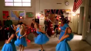 Glee- Tell Him (Performance)