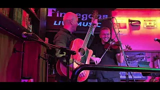 Feeling country | Fiddle playing by Owner's son | Finnegan's Irish Pub | Magaluf, Balearic Islands