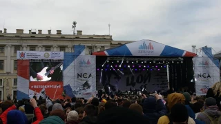 Кукрыниксы и Юрий Каспарян на Дворцовой площади в честь 55-летия Виктора Цоя.