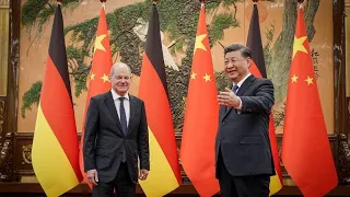 Olaf Scholz em Pequim para reforçar os laços económicos com a China