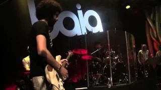 Baia - Doce Doçura (DVD Baia no Circo)