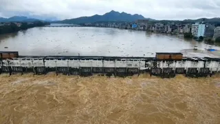 Houses destroyed, China city are under sea! River overflow in Guangxi causing major flooding