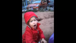 Дети поют гимн Казахстана