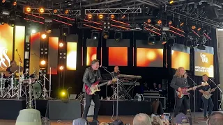 Feelin' Stronger Every Day - Jason Scheff - Chicago - Epcot - Garden Rocks - May 26, 2023