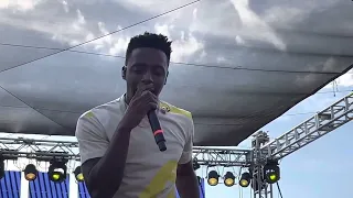 Romain Virgo opened up Jerk fest in Los Angeles with a great performance