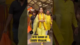 Kriti Sanon Visited Siddhi Vinayak for Seeking Blessing | Teri Baaton Mein Aisa Uljha Jiya #Shorts