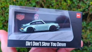 Schuco Magnus Walker Porsche 930 turbo 1:64 including the Book. Diecast‼️