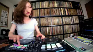 DJ SARA ★ Freestyle Scratch with djay Pro and Reloop Beatpad 2