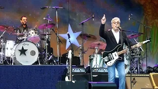 10cc's Graham Gouldman with Ringo Starr - Dreadlock Holiday [Live in Hamburg - 11-06-2018]