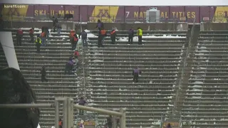 Snow or rain? Who cares, Minnesota fans say