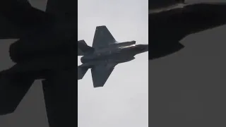 【デビュー前にフライング撮影】かなり動けるF-35A 頭の真上に迫ってくるアメリカ空軍F-35Aデモチーム デビュー前の錬成訓練をルーク空軍基地で撮影