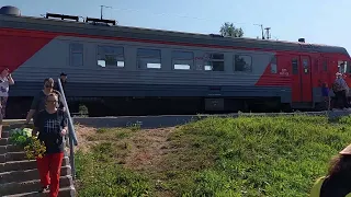 ДТ-1. Пригородный дизель-поезд Санкт-Петербург - В. Новгород. Станция Рогавка (  Тёсово-Нетыльский).