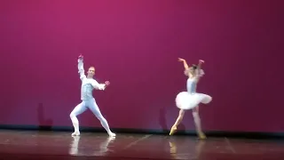 Мария Хорева, Никита Корнеев - фрагмент па де де из балета "Спящая красавица" часть 1 30.11.2020